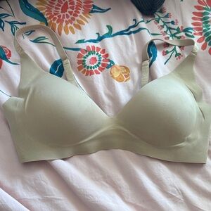 Victoria's Secret Smooth Wireless Bra in Light Sage